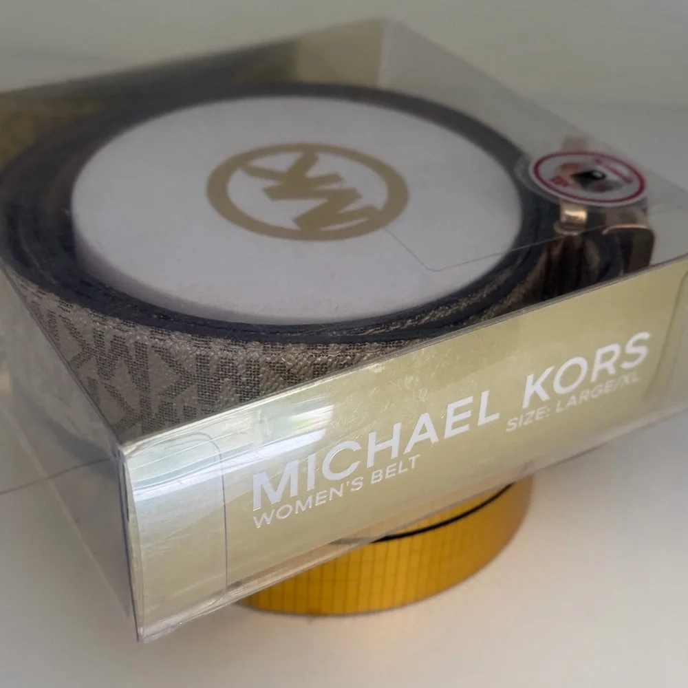 MICHAEL KORS MK LOGO VANILLA BELT W/GOLDTONE MK LOGO BUCKLE  L/XL IN GIFT BOX